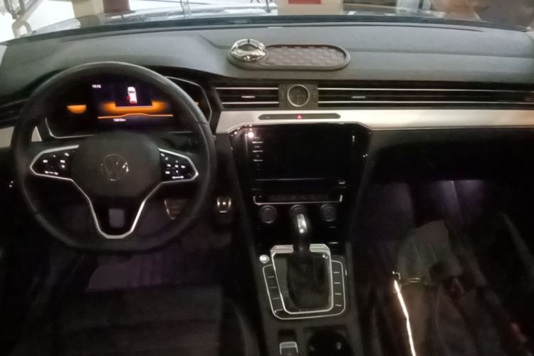 Used Volkswagen Magotan 2024 2 Million Units of Zhongxiang Version 280TSI DSG Comfort Edition Center Console