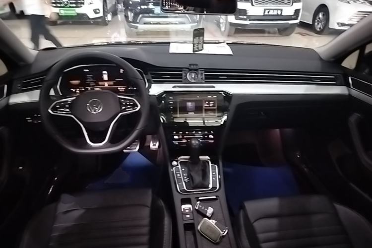 Used Volkswagen Magotan 2024 2 Million Units of Zhongxiang Version 280TSI DSG Comfort Edition Center Console