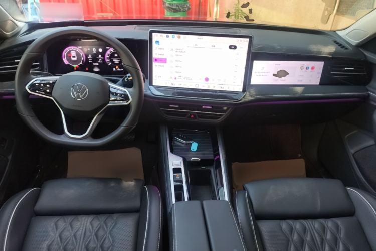 Used Volkswagen Magotan 2024 380TSI DSG Prestige Edition DaMai Package Center Console