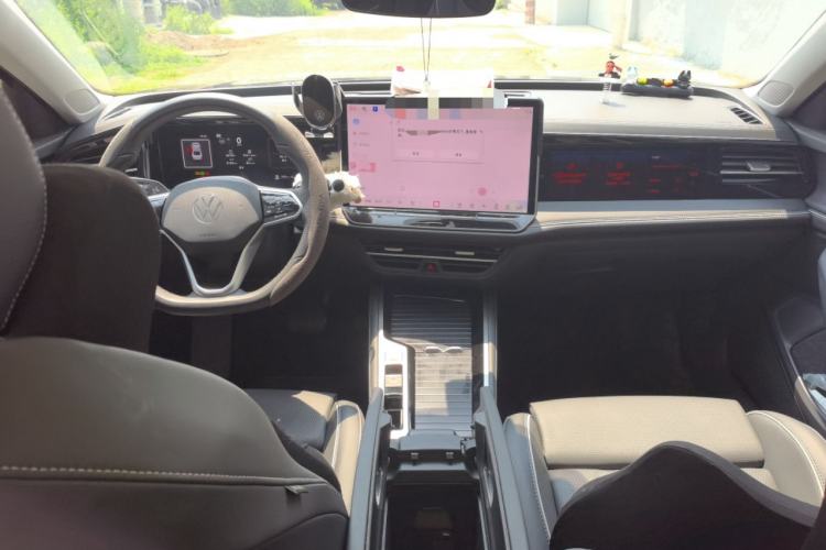 Used Volkswagen Magotan 2024 380TSI DSG Prestige Edition DaMai Package Center Console