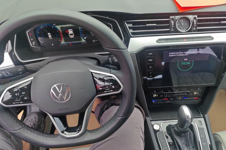 Used Volkswagen Magotan 2024 2 Million Units Zhongxiang Version 330TSI DSG Luxury Edition Center Console