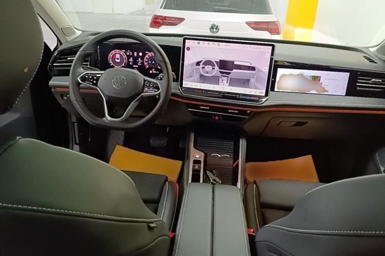 Used Volkswagen Magotan 2024 380TSI DSG Ultimate Edition Center Console