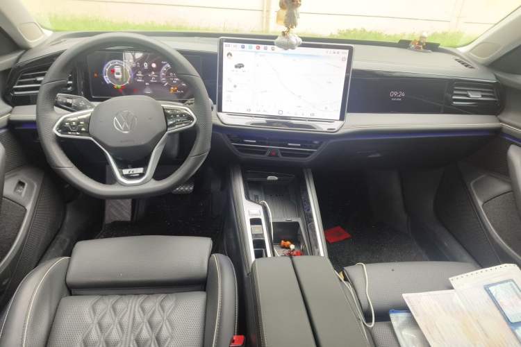 Used Volkswagen Magotan 2024 380TSI DSG Prestige Edition DaMai Package Center Console