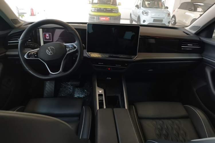 Used Volkswagen Magotan 2024 380TSI DSG Ultimate Edition Center Console