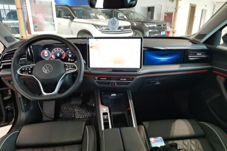 Used Volkswagen Magotan 2024 380TSI DSG Ultimate Edition Center Console