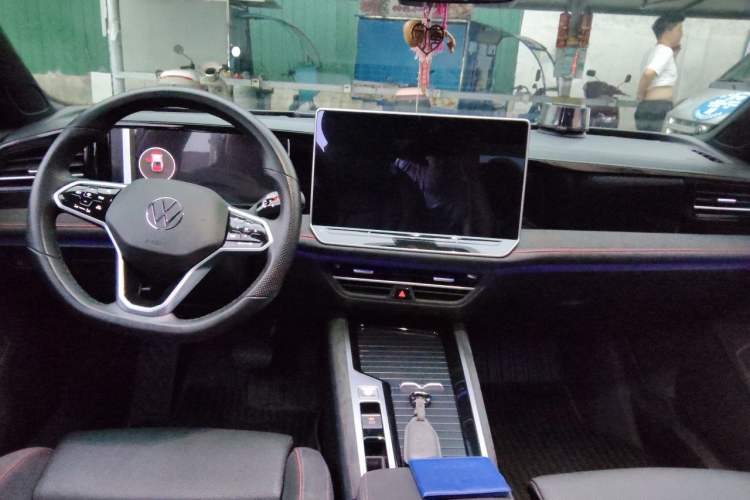 Used Volkswagen Magotan 2024 380TSI DSG Prestige Edition DaMai Package Center Console