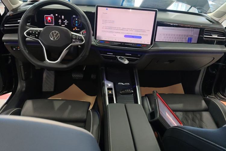 Used Volkswagen Magotan 2024 380TSI DSG Prestige Edition DaMai Package Center Console