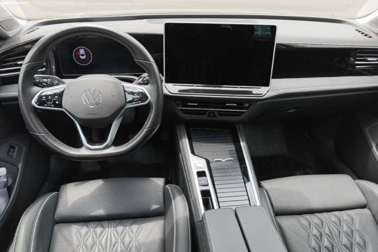 Used Volkswagen Magotan 2024 380TSI DSG Ultimate Edition Center Console