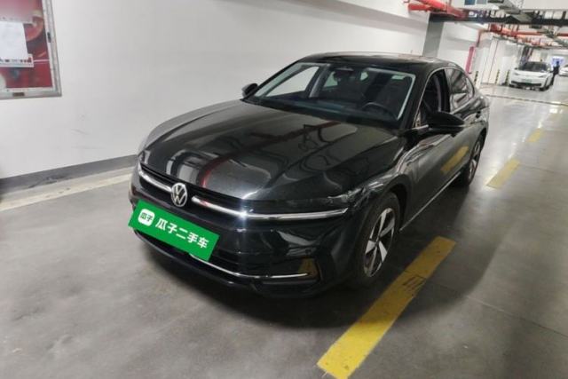 Used Volkswagen Magotan 2024 300TSI DSG Prestige Edition—A Real Eye-Catcher
