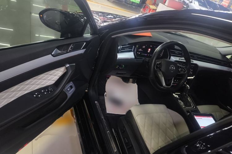 Used Volkswagen Magotan 2024 2 Million Units Zhongxiang Version 330TSI DSG Luxury Edition Driver Seat