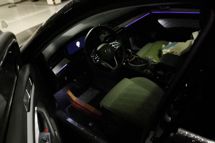 Used Volkswagen Magotan 2024 2 Million Units Zhongxiang Version 330TSI DSG Luxury Edition Driver Seat