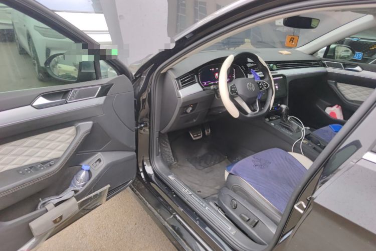 Used Volkswagen Magotan 2024 2 Million Units Zhongxiang Version 330TSI DSG Luxury Edition Driver Seat