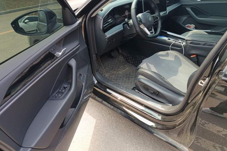 Used Volkswagen Magotan 2024 380TSI DSG Prestige Edition DaMai Package Driver Seat