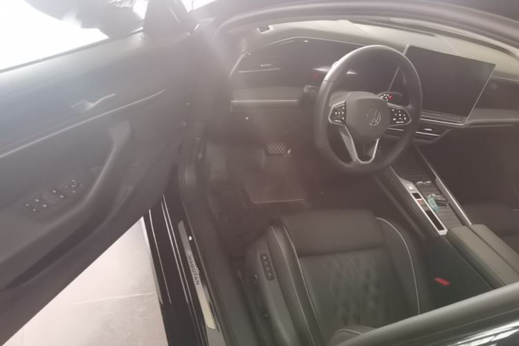 Used Volkswagen Magotan 2024 380TSI DSG Ultimate Edition Driver Seat