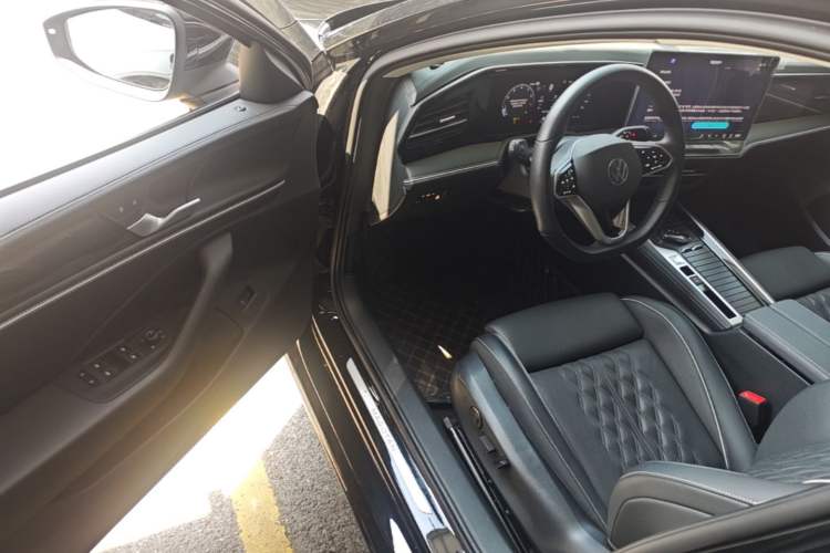 Used Volkswagen Magotan 2024 380TSI DSG Prestige Edition DaMai Package Driver Seat