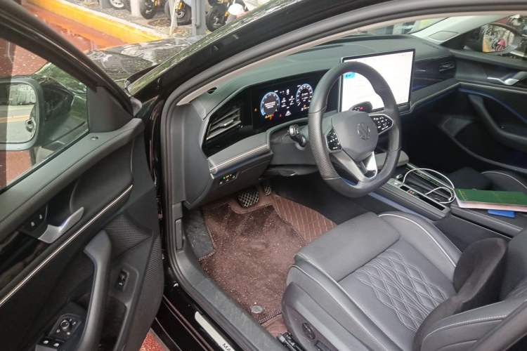 Used Volkswagen Magotan 2024 380TSI DSG Prestige Edition DaMai Package Driver Seat