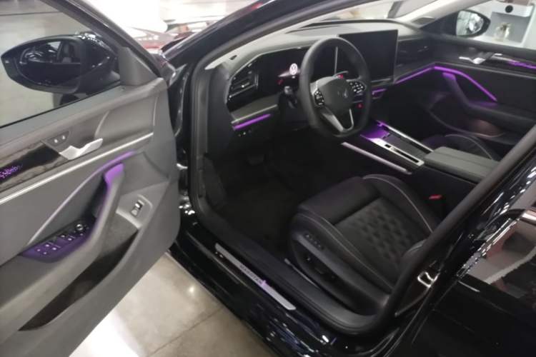 Used Volkswagen Magotan 2024 380TSI DSG Ultimate Edition Driver Seat