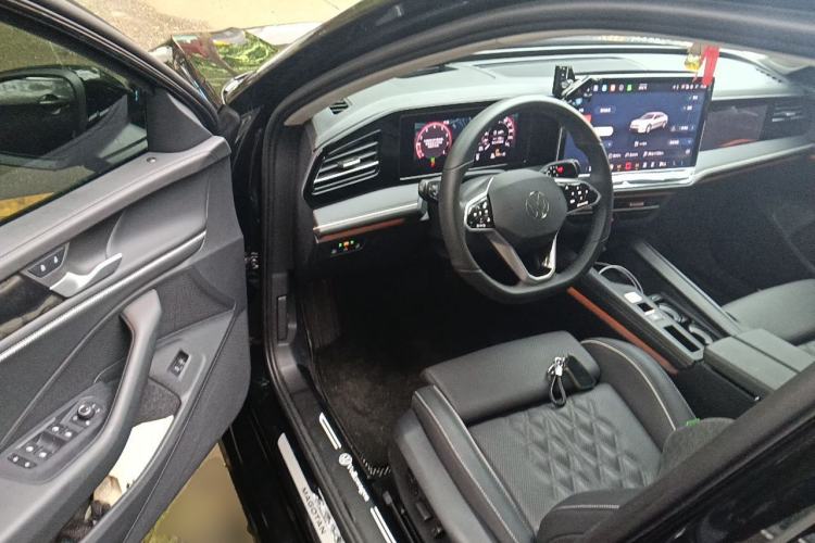 Used Volkswagen Magotan 2024 380TSI DSG Prestige Edition DaMai Package Driver Seat