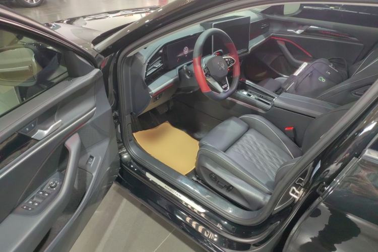 Used Volkswagen Magotan 2024 380TSI DSG Prestige Edition DaMai Package Driver Seat