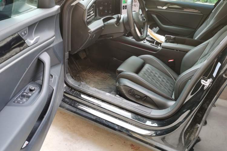 Used Volkswagen Magotan 2024 380TSI DSG Prestige Edition DaMai Package Driver Seat