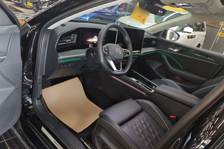 Used Volkswagen Magotan 2024 380TSI DSG Prestige Edition DaMai Package Driver Seat