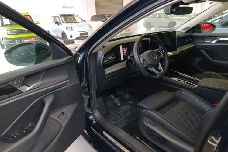Used Volkswagen Magotan 2024 380TSI DSG Ultimate Edition Driver Seat