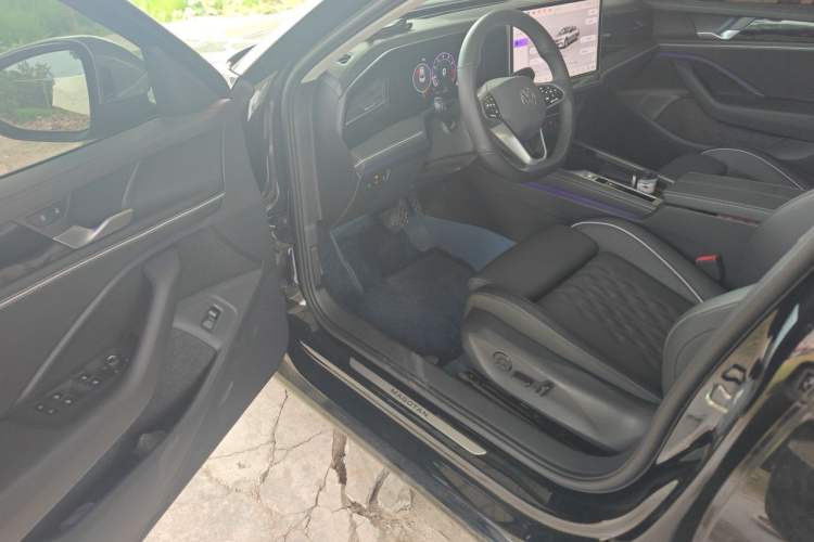 Used Volkswagen Magotan 2024 380TSI DSG Prestige Edition DaMai Package Driver Seat