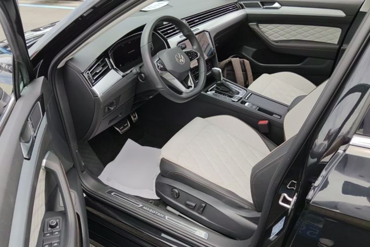 Used Volkswagen Magotan 2024 2 Million Units Zhongxiang Version 330TSI DSG Luxury Edition Driver Seat