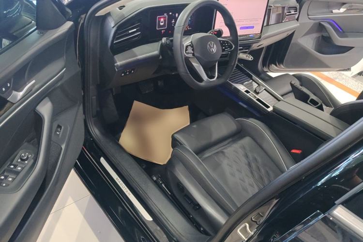 Used Volkswagen Magotan 2024 380TSI DSG Prestige Edition DaMai Package Driver Seat