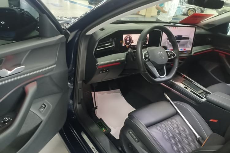 Used Volkswagen Magotan 2024 380TSI DSG Ultimate Edition Driver Seat