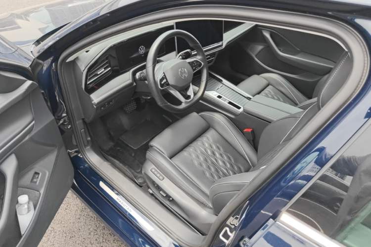 Used Volkswagen Magotan 2024 380TSI DSG Ultimate Edition Driver Seat