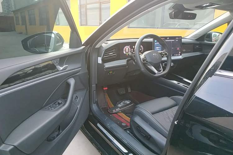 Used Volkswagen Magotan 2024 380TSI DSG Prestige Edition DaMai Package Driver Seat