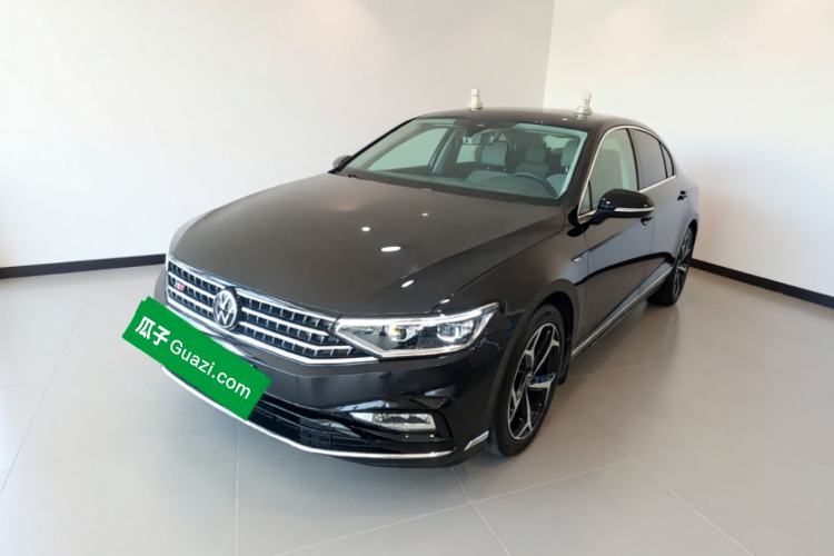 Volkswagen Magotan 2024 2 Million Units Zhongxiang Version 330TSI DSG Luxury Edition