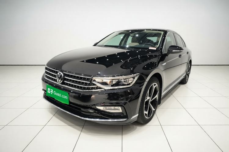 Volkswagen Magotan 2024 2 Million Units Zhongxiang Version 330TSI DSG Luxury Edition