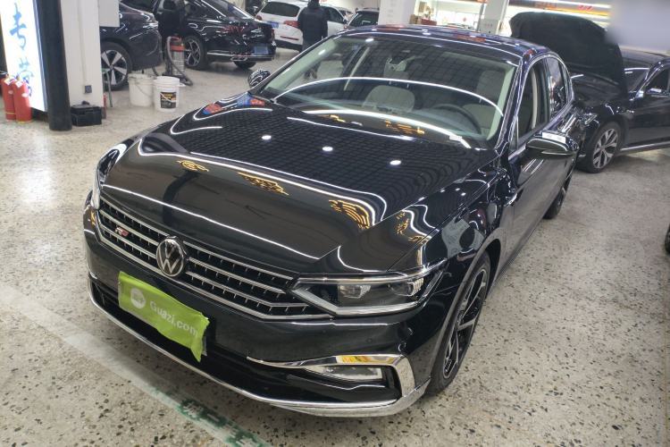 Used Volkswagen Magotan 2024 2 Million Units Zhongxiang Version 330TSI DSG Luxury Edition Guazi used car, China used car export, Used car for sale, Used  cars, Cheapest cars for sale