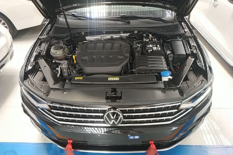 Used Volkswagen Magotan 2024 2 Million Units Zhongxiang Version 330TSI DSG Luxury Edition Engine Bay