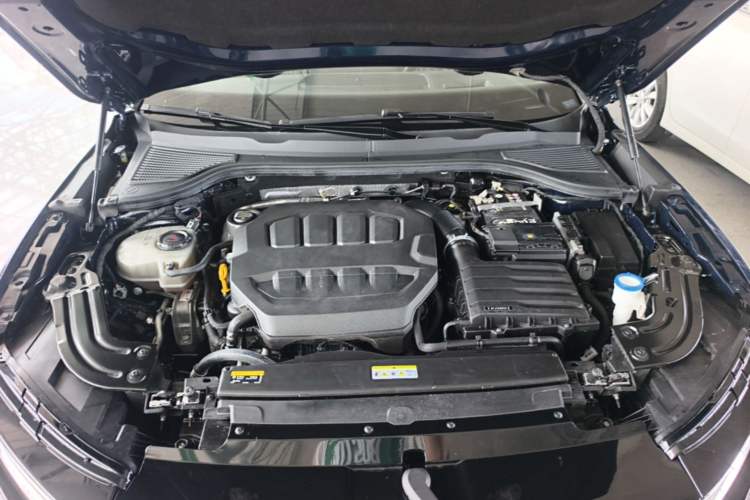 Used Volkswagen Magotan 2024 380TSI DSG Ultimate Edition Engine Bay