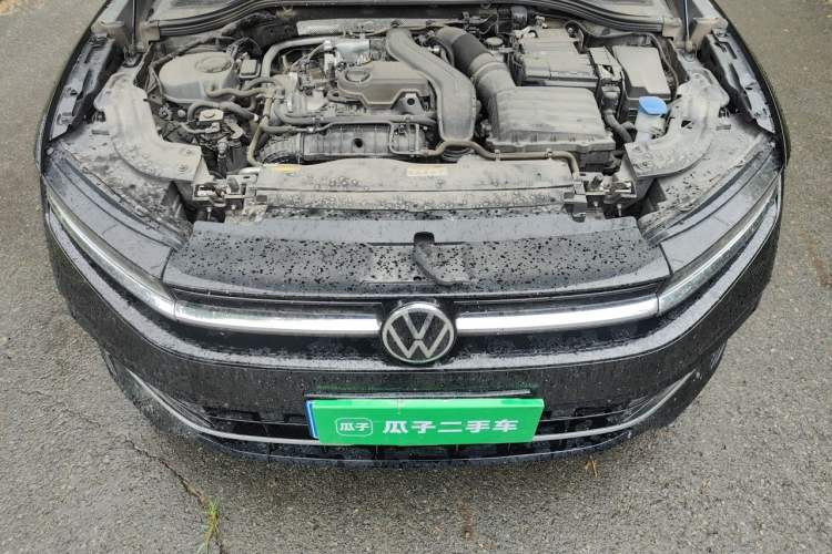Used Volkswagen Magotan 2024 300TSI DSG Prestige Edition—A Real Eye-Catcher Engine Bay