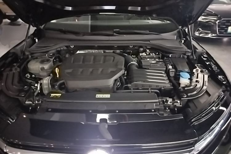 Used Volkswagen Magotan 2024 380TSI DSG Ultimate Edition Engine Bay