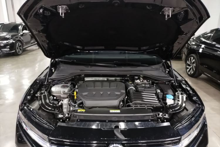Used Volkswagen Magotan 2024 380TSI DSG Prestige Edition DaMai Package Engine Bay