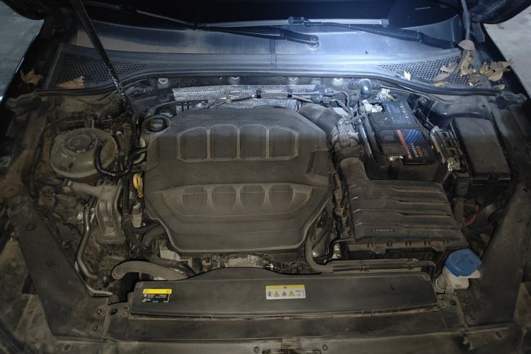Used Volkswagen Magotan 2024 2 Million Units Zhongxiang Version 330TSI DSG Luxury Edition Engine Bay