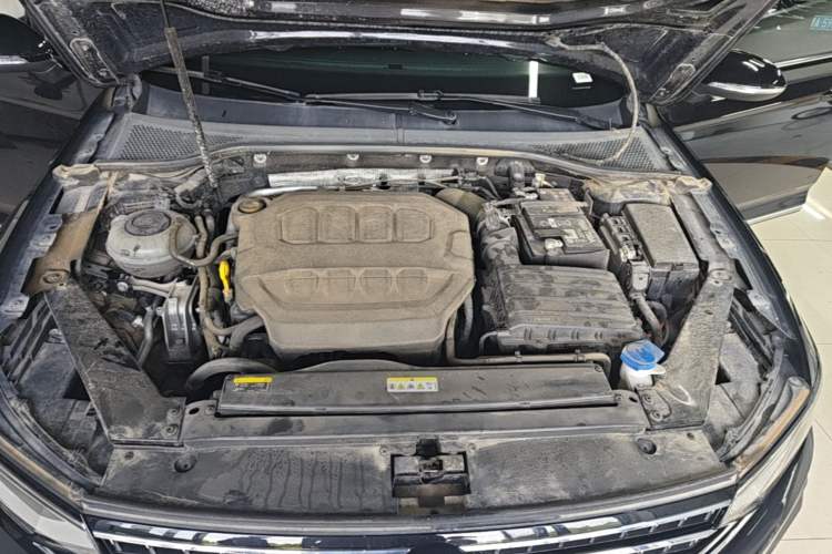 Used Volkswagen Magotan 2024 2 Million Units Zhongxiang Version 330TSI DSG Luxury Edition Engine Bay