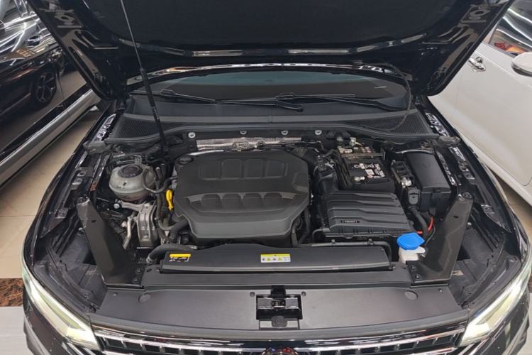 Used Volkswagen Magotan 2024 2 Million Units Zhongxiang Version 330TSI DSG Luxury Edition Engine Bay