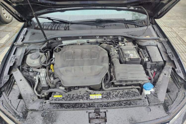 Used Volkswagen Magotan 2024 2 Million Units Zhongxiang Version 330TSI DSG Luxury Edition Engine Bay