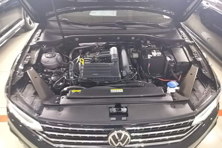 Used Volkswagen Magotan 2024 2 Million Units of Zhongxiang Version 280TSI DSG Comfort Edition Engine Bay