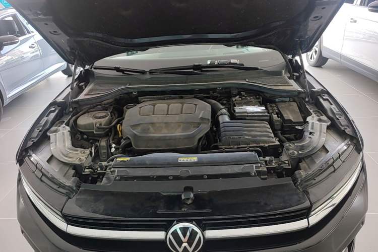 Used Volkswagen Magotan 2024 380TSI DSG Ultimate Edition Engine Bay