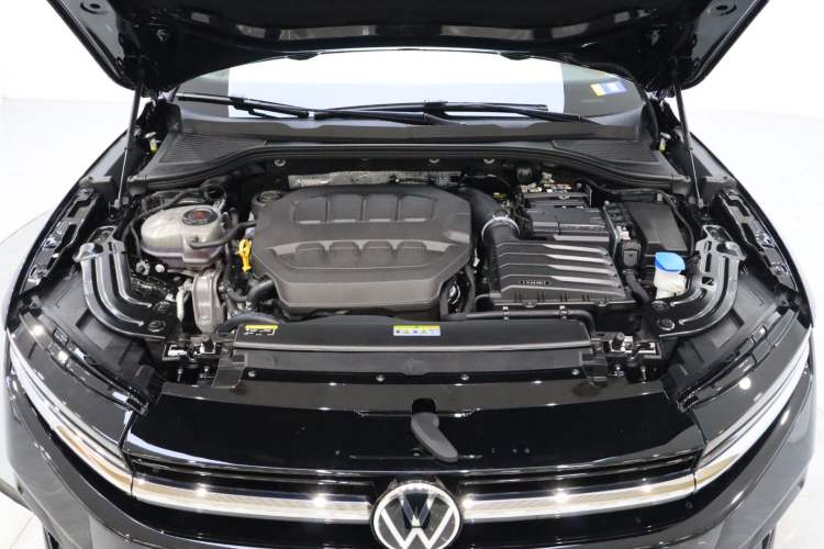 Used Volkswagen Magotan 2024 380TSI DSG Prestige Edition DaMai Package Engine Bay