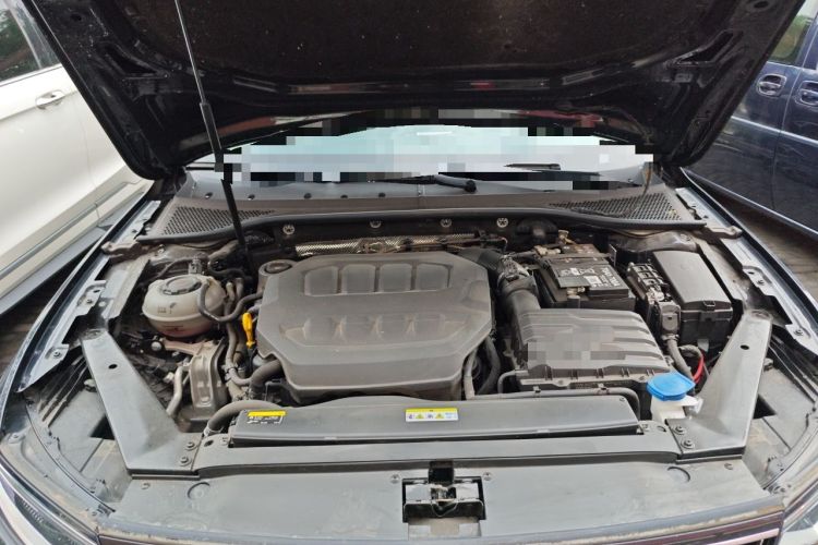 Used Volkswagen Magotan 2024 2 Million Units Zhongxiang Version 330TSI DSG Luxury Edition Engine Bay