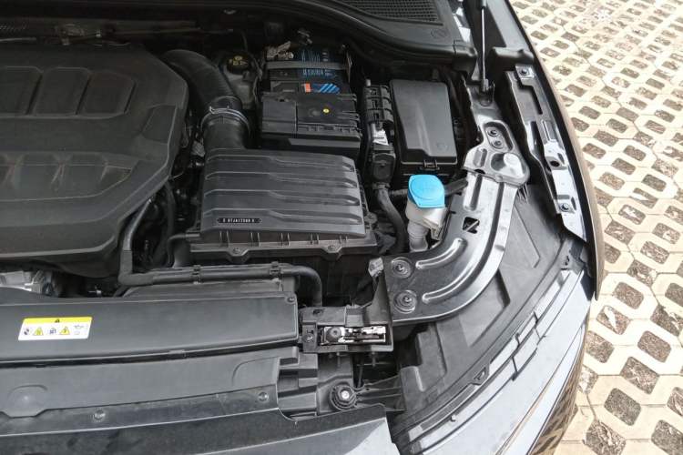 Used Volkswagen Magotan 2024 380TSI DSG Ultimate Edition Engine Bay Left