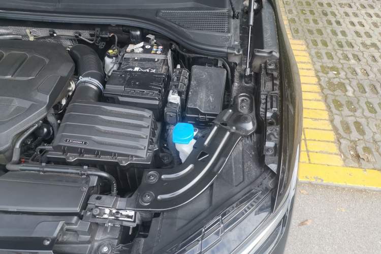 Used Volkswagen Magotan 2024 380TSI DSG Prestige Edition DaMai Package Engine Bay Left